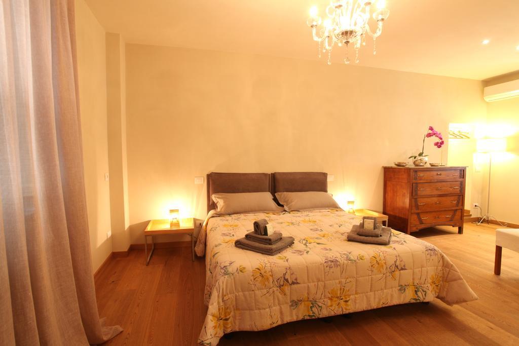 ルッカ B＆B アンティーコ カンツェーロ Bed & Breakfast 部屋 写真